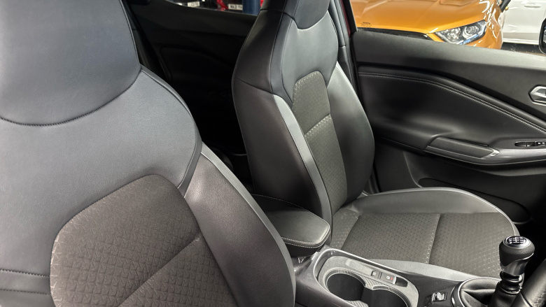 Nissan Juke 1.0 DiG-T 114 N-Connecta 5dr Petrol Hatchback